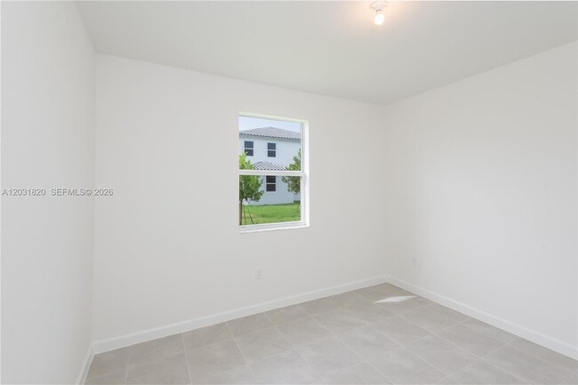 Building Photo - 2636 SE 8 CT