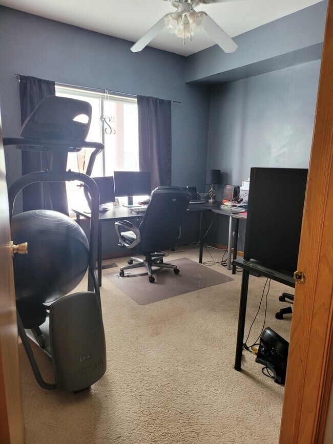 Building Photo - 3642 Roanoke Ave