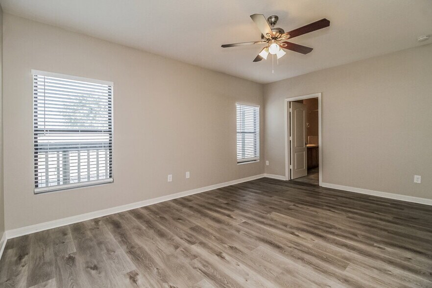 Building Photo - 2591 Vineyard Cir