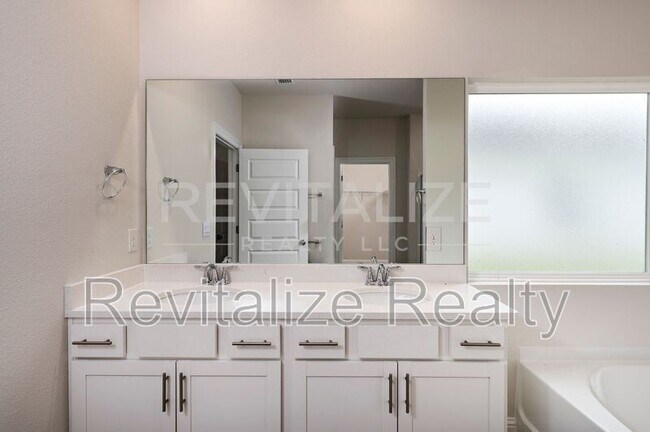 Building Photo - 14543 Dayton Cir