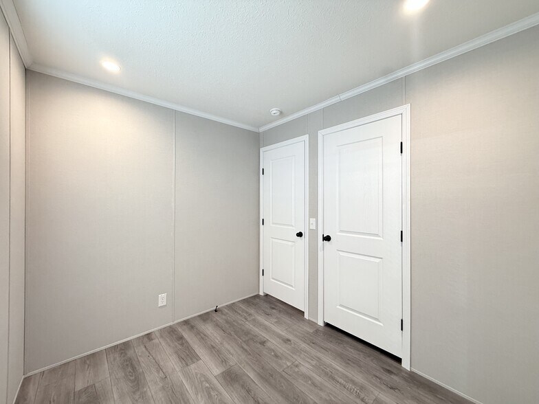 Building Photo - 29649 Cambridge Ct