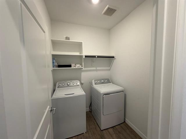 Building Photo - 2521 Birchcrest Dr