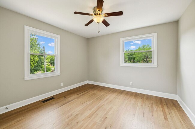 Building Photo - Sango Beauty With Finished Basement!
