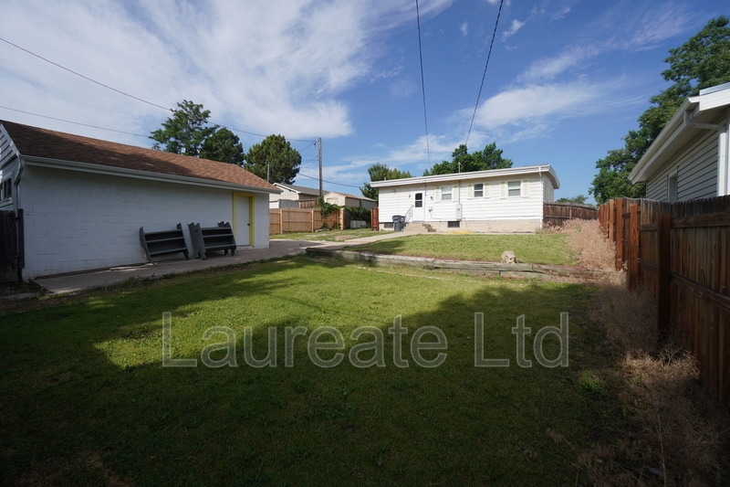 Building Photo - 4580 S Fox St