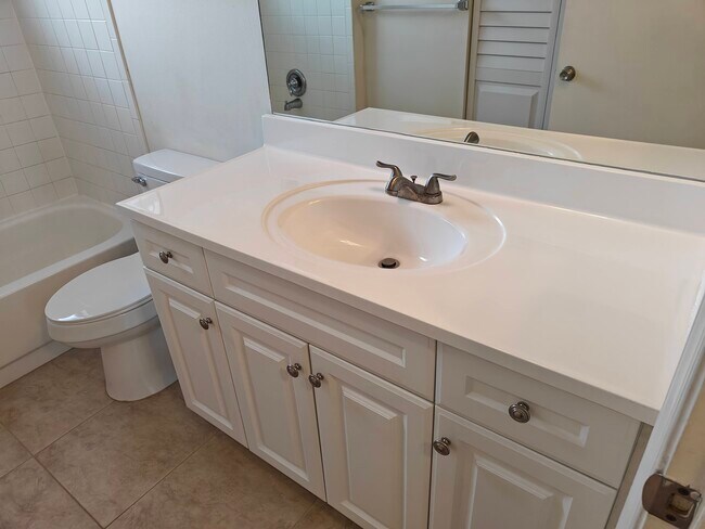 Building Photo - 8770 Royal Palm Blvd