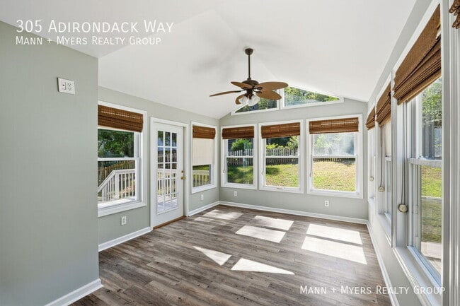 Building Photo - 305 Adirondack Way