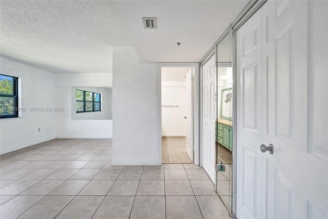 Building Photo - 1201 S Ocean Dr