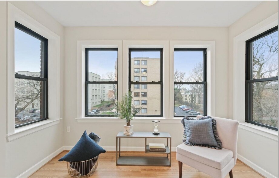 Building Photo - 3900 14th St NW