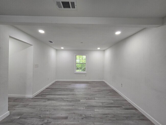 Building Photo - 202 Marston St