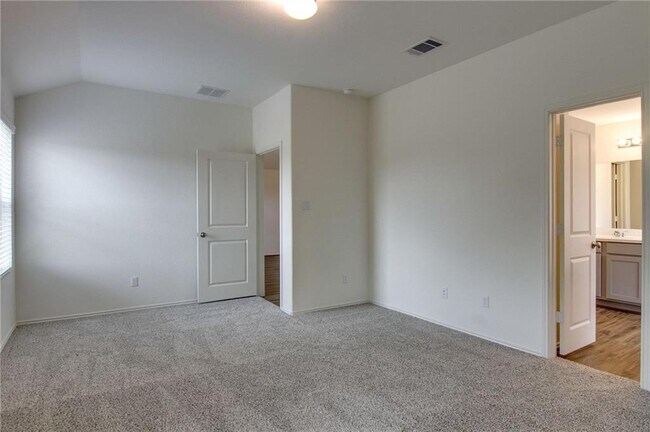 Building Photo - 1320 Chad Dr