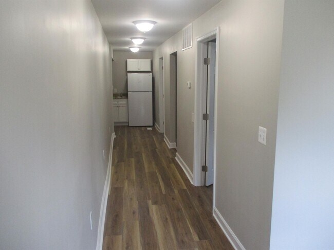 Building Photo - 712 Winston Ave