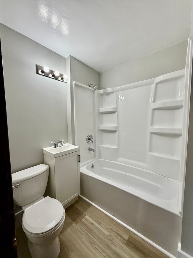Building Photo - Coming soon! Cozy updated 2 Bedroom Single...