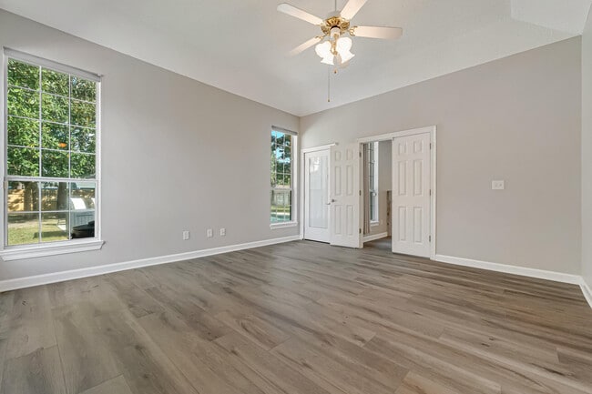 Building Photo - 114 Dana Pointe