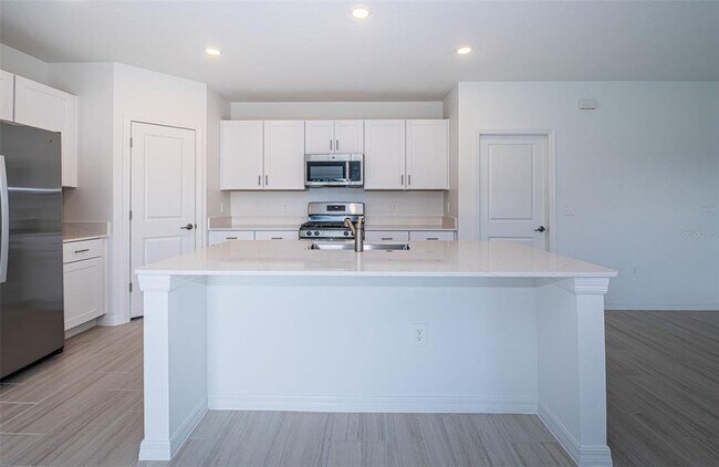 Building Photo - 22310 Blazing Star Run