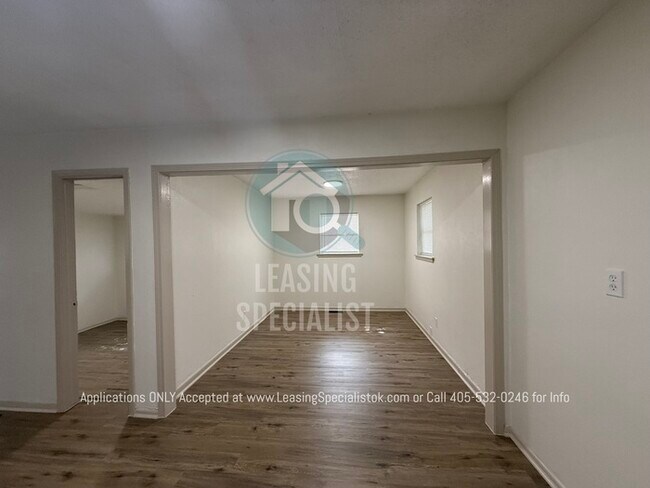 Building Photo - Charming South East OKC Home AVAILABLE FOR IMMEDIATE MOVE IN!