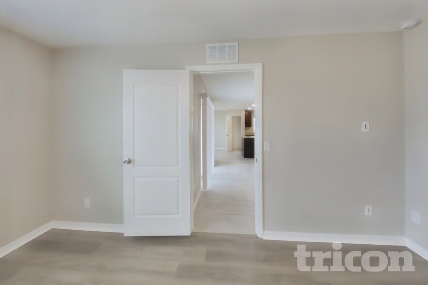 Building Photo - 2163 Mandarin Lp