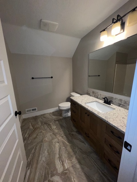 Building Photo - 4 Bed 2.5 Bath in Boise!