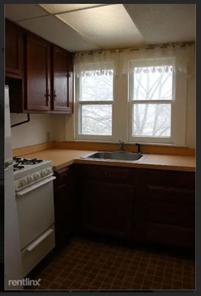 Building Photo - 513 Rodd St