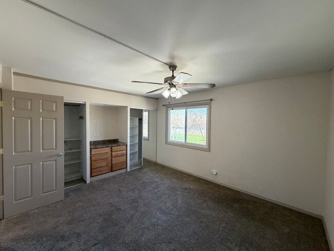 Building Photo - Welcome home to this beautifully maintained two-story townhome nestled on a quiet cul-de-sac in G...