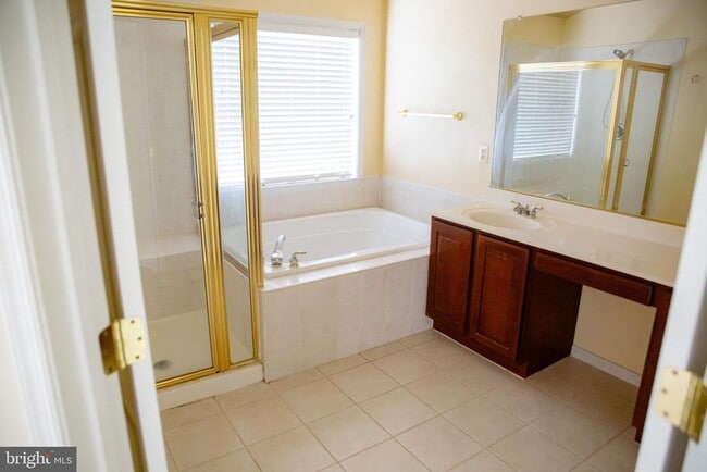 Building Photo - 43022 Rundle Terrace
