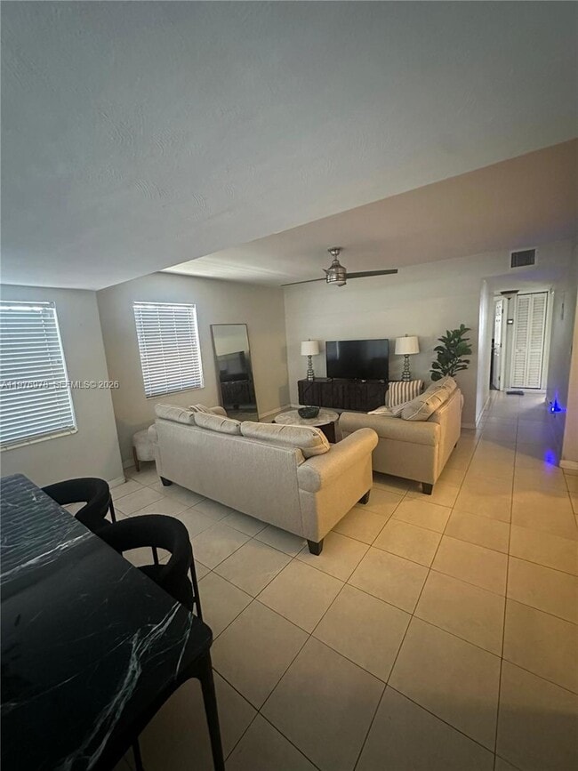 Building Photo - 30 NE 26th St