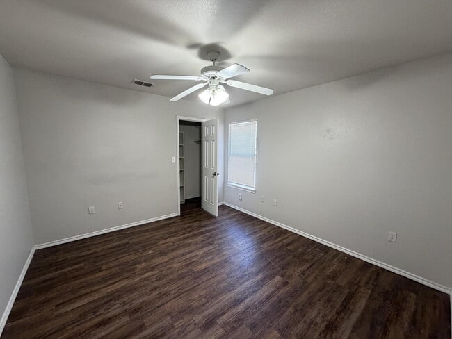 Building Photo - 533 N Clinton Ave