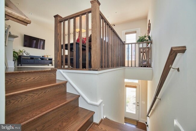 Building Photo - 20055 Old Line Terrace