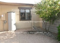 Building Photo - Cozy Townhouse with Bike trails, Screened ...