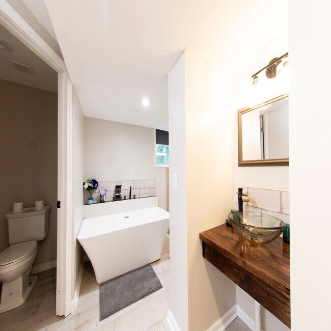 Building Photo - 1373 Benteen Way SE