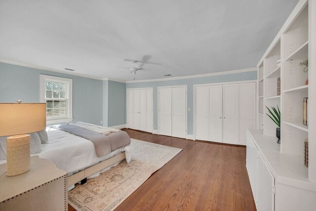 Building Photo - Luxury unfurnished 4BR/4.5BA Tudor in Belle Meade Links.