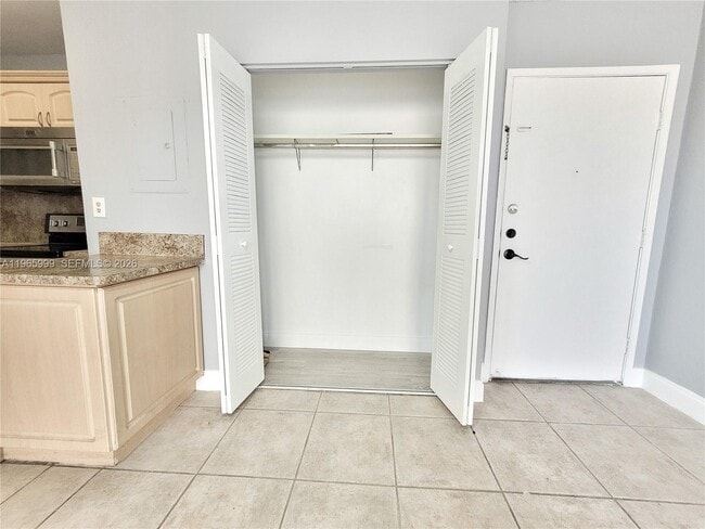 Building Photo - 816 NW 87th Ave