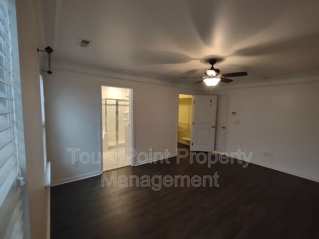 Building Photo - 4073 Zilker Park Dr