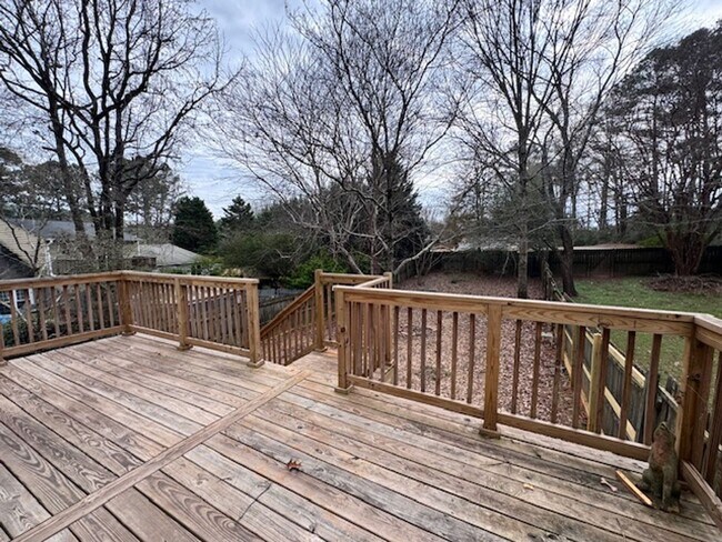 Building Photo - Charming 2-Bedroom Townhome in Prime Kennesaw Location!