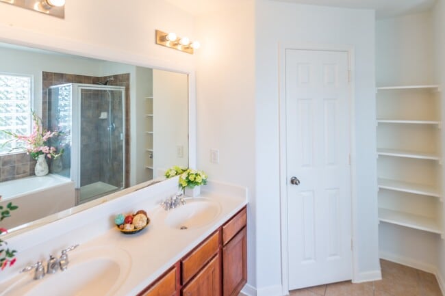 Building Photo - 5111 Juniper Walk Ln