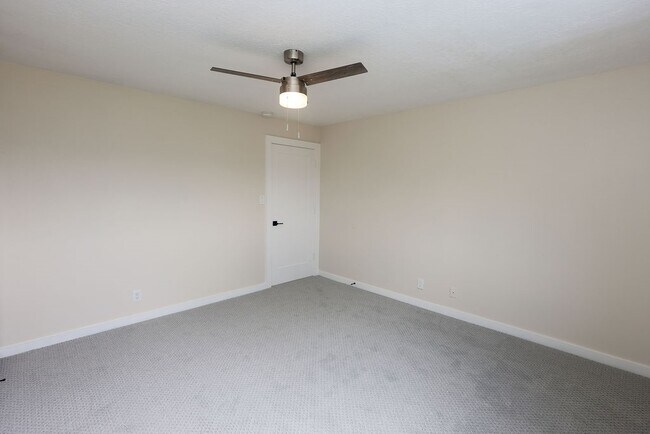 Building Photo - 708 Staitti St