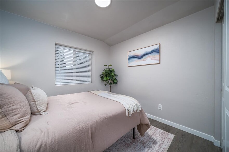 Building Photo - 210 SW 104th St