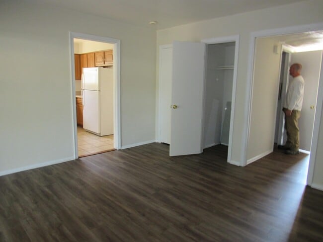 Building Photo - 800 St Denis Ct