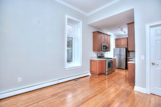 Building Photo - 300 Soundview Ave