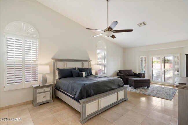 Building Photo - 10060 E Emerald Dr