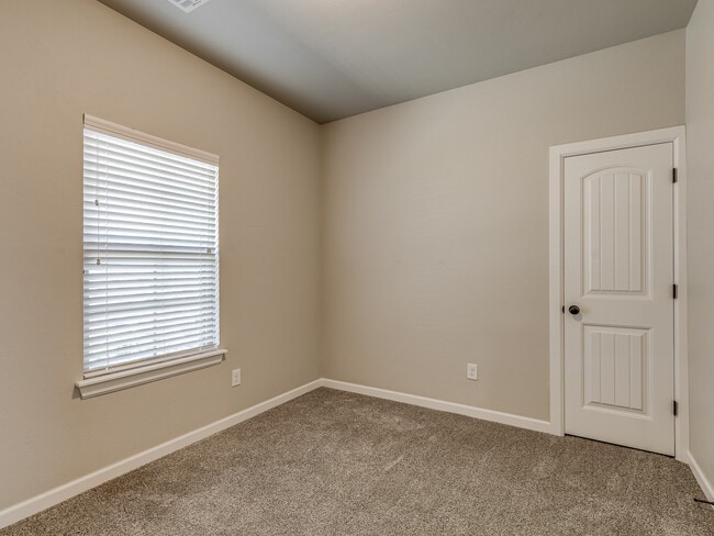 Building Photo - 4505 Black Mesa Ln