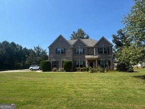 Building Photo - 200 Claret Way