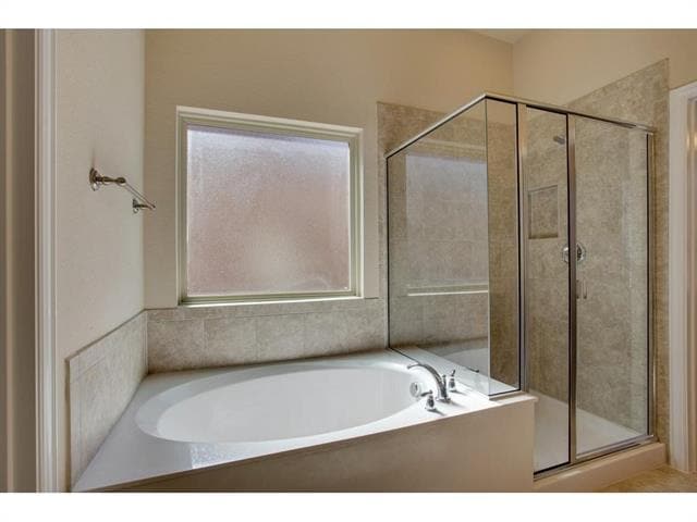 Building Photo - 3800 Gennaker Dr