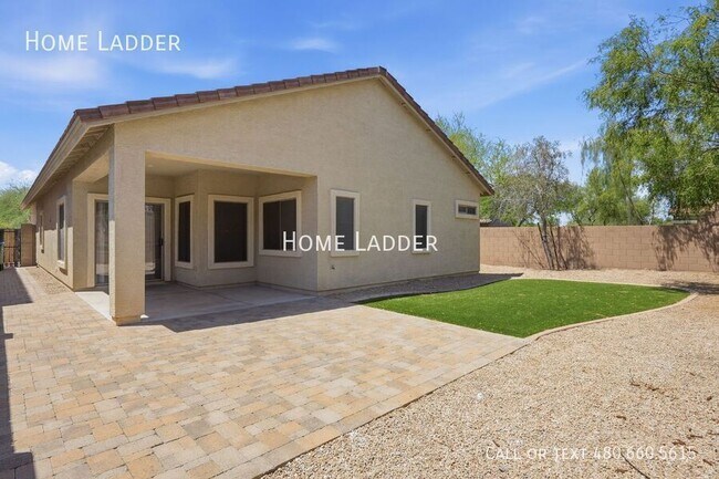 Building Photo - 2576 W Preserve Way