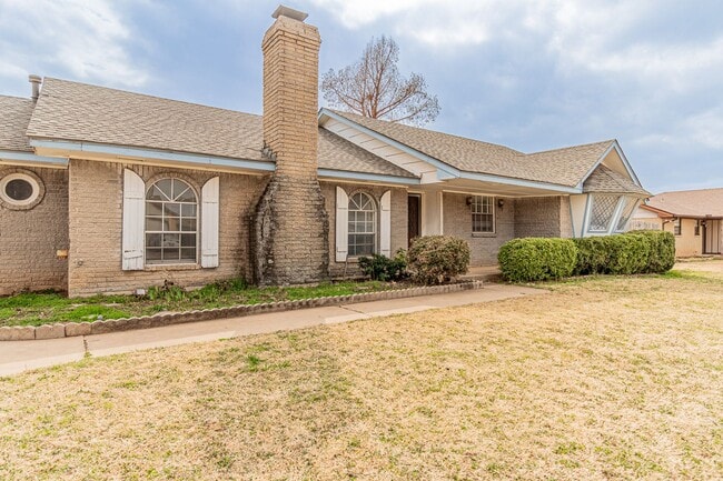 Building Photo - 4 Bed 2 Bath in SW Oklahoma City