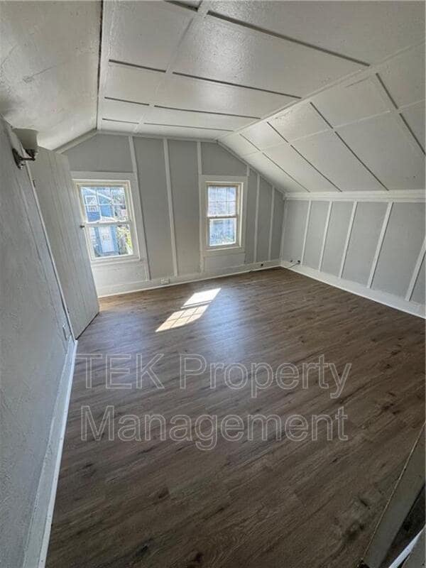 Building Photo - 9 Straub St