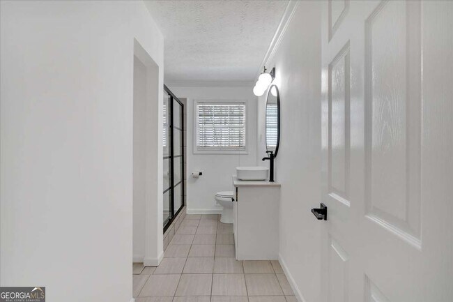 Building Photo - 3819 Dora Dr SE