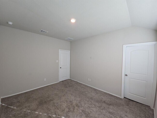Building Photo - 16790 Lonely Pines Dr