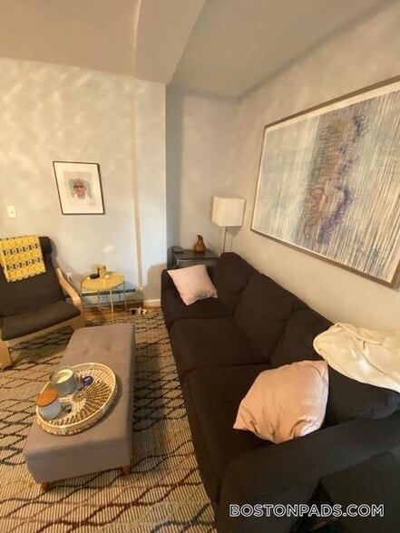 Building Photo - 28 Fleet St