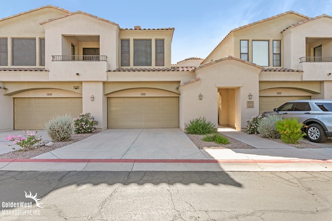 Building Photo - Gorgeous 2Bdm 2Ba Home with Golf-Course Vi...