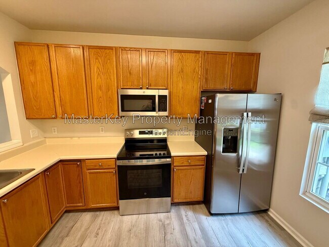 Building Photo - 414 Walnut Woods Dr